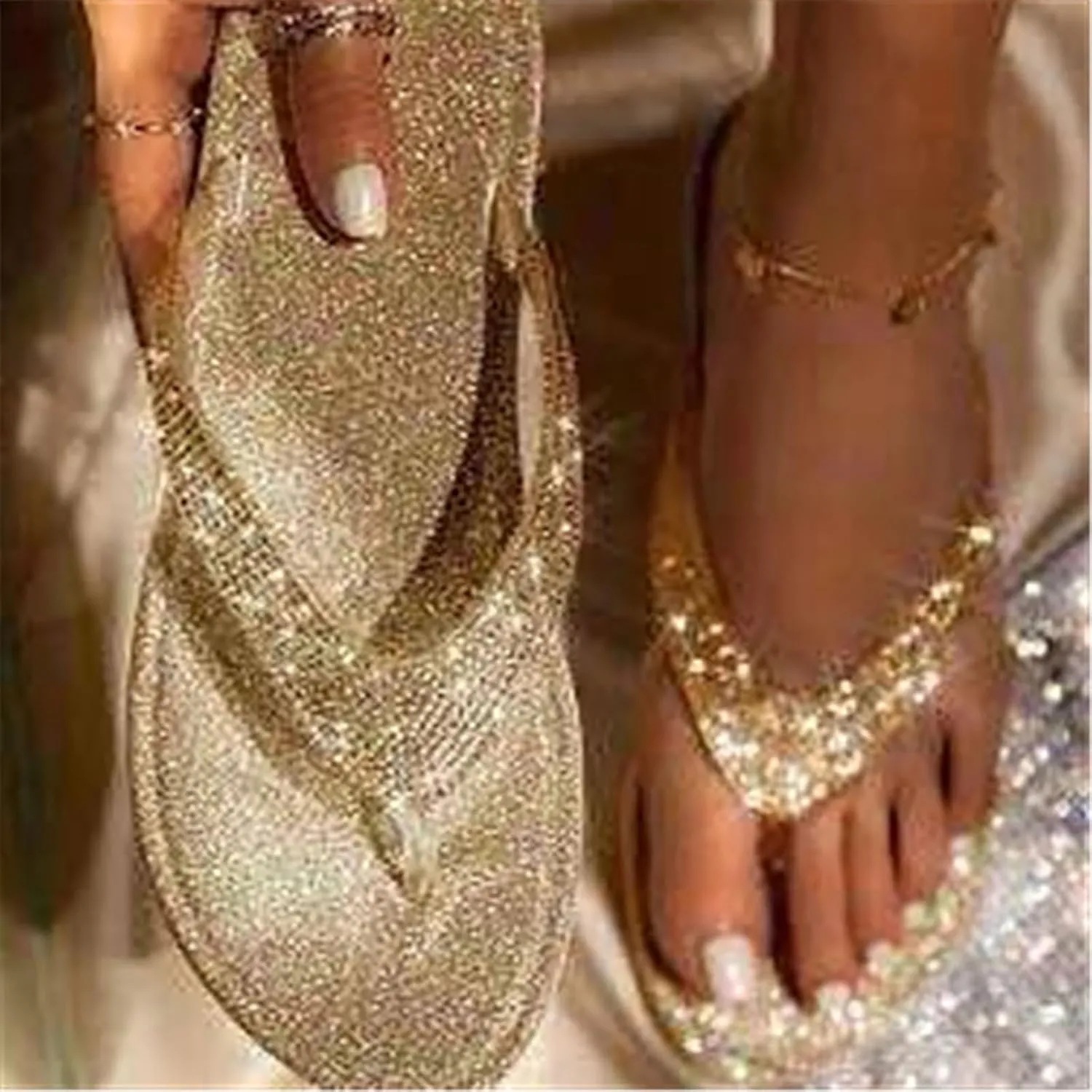 Beach Slippers for Women Summer Fancy Style Flip Flops Rhinestone Open Toe Slippers Bling-Bling Flat Slides