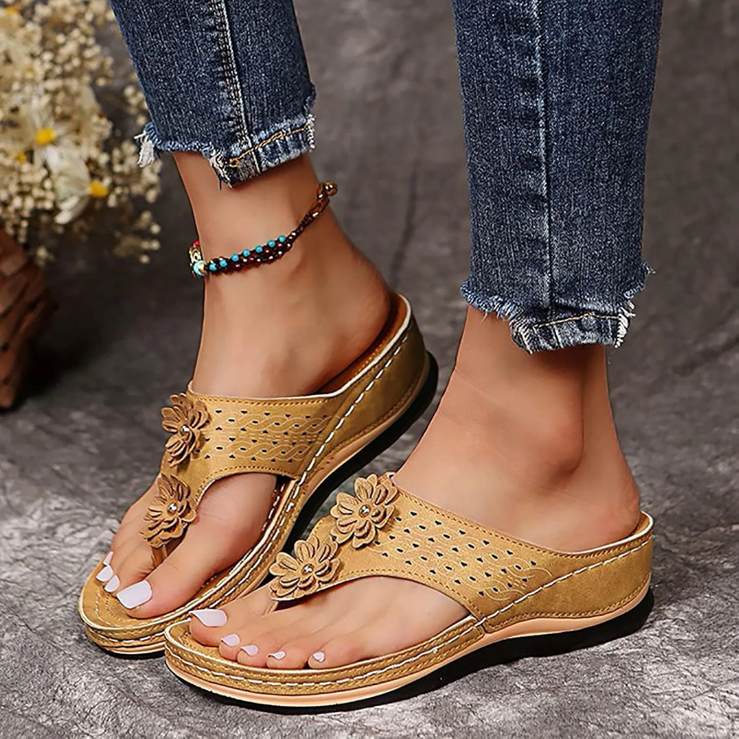Flip Flops Women Comfortable Summer Beach Thong Sandals Flip Flop Slip on Lightweight Athletic Thong Sandals