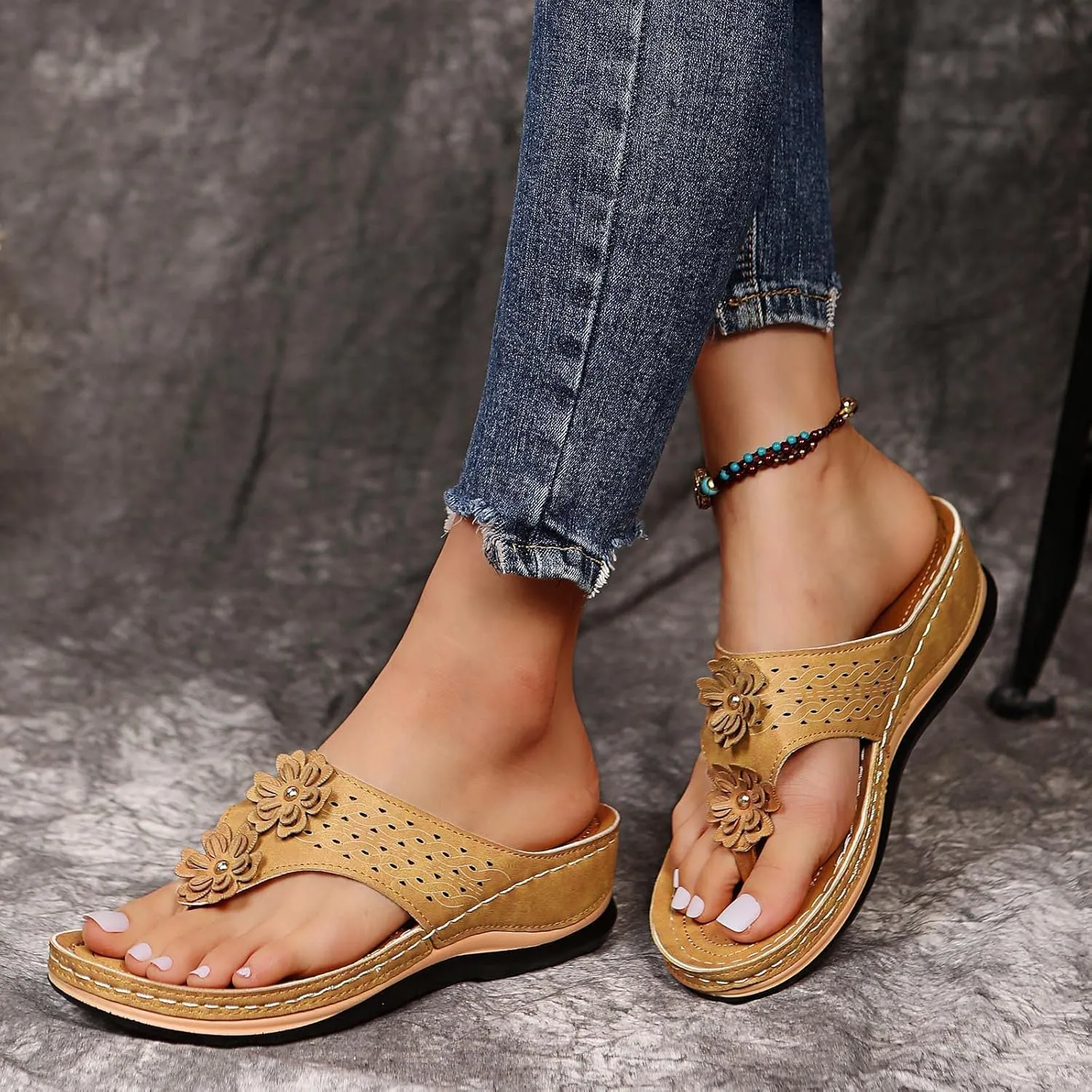 Flip Flops Women Comfortable Summer Beach Thong Sandals Flip Flop Slip on Lightweight Athletic Thong Sandals