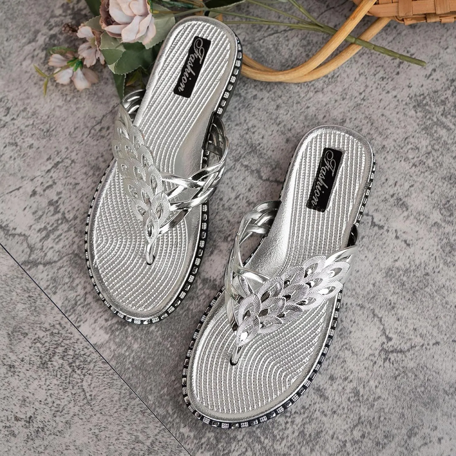 Ladies Summer Home Outdoor Beach Flip Flops Hollow Flat Bottom Toes Big Size Sandals Slippers Sports Flip Flops Beach Slippers